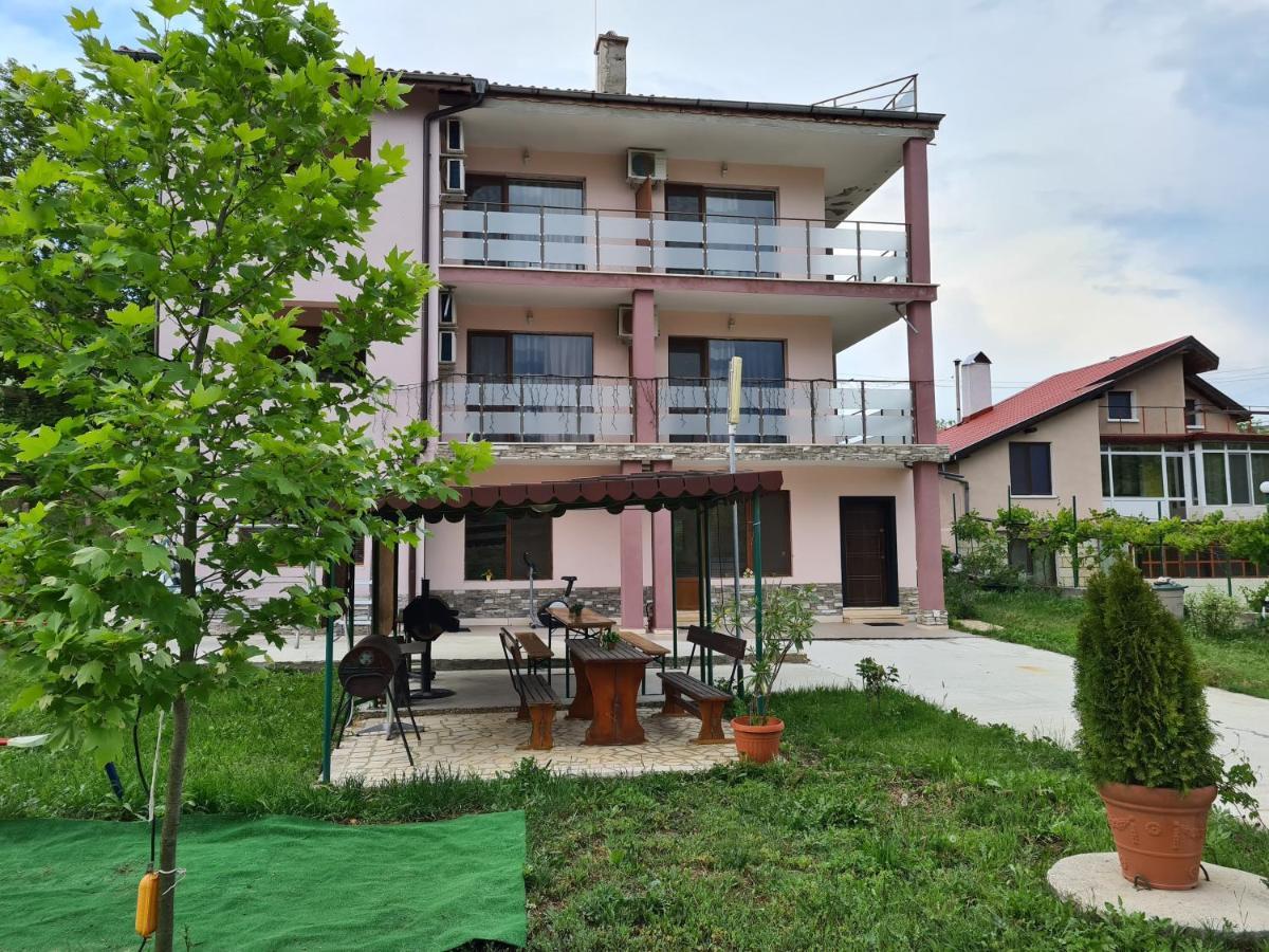 Guest House Villa Penchevi Варна Экстерьер фото